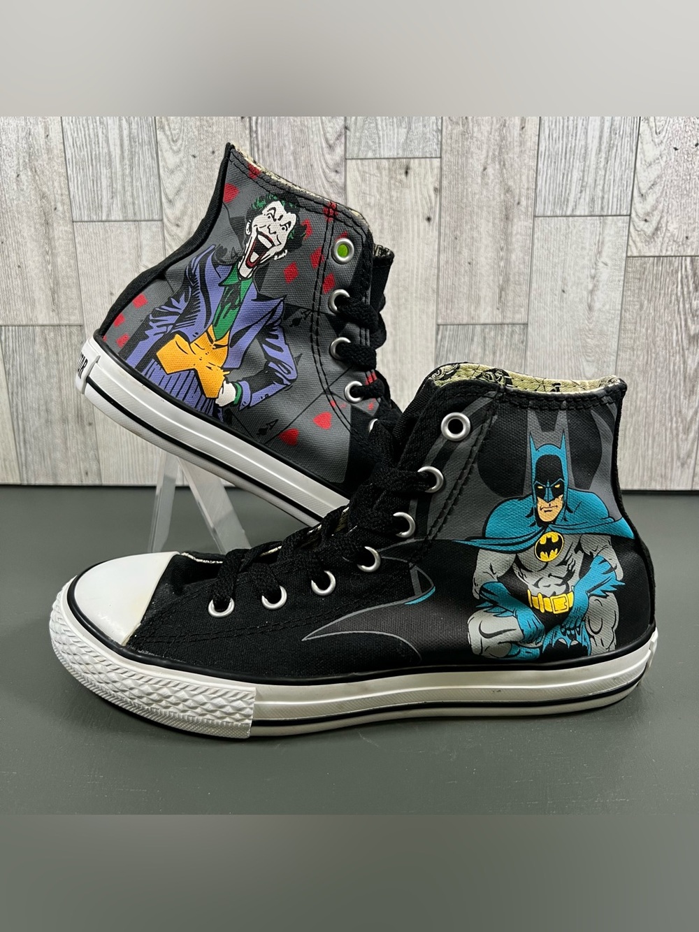 Converse Chuck Taylor High Top Batman Joker Youth 2.5 DC Comics Sneakers